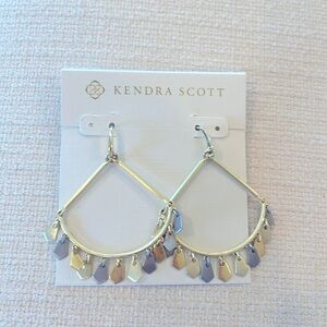 Kendra Scott Earrings! Flawless!
